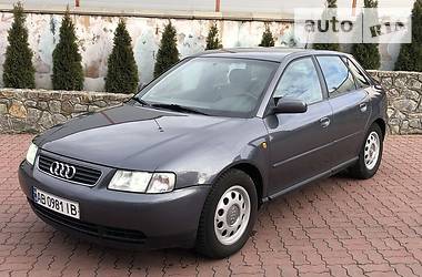 Хэтчбек Audi A3 2000 в 