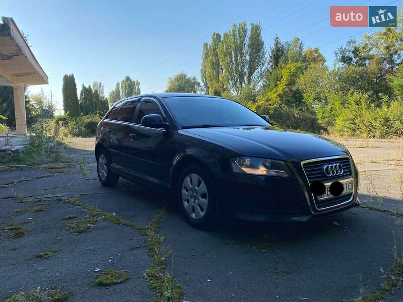 Хэтчбек Audi A3 2010 в Ладыжине