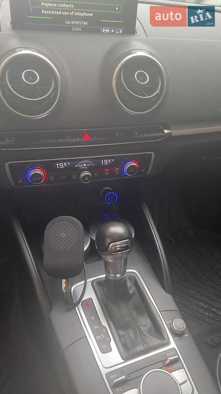 Седан Audi A3 2015 в Львове