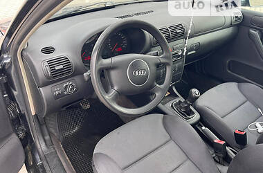 Хэтчбек Audi A3 2002 в 
