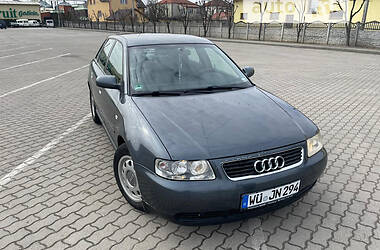 Хэтчбек Audi A3 2002 в 