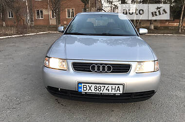 Хэтчбек Audi A3 2000 в 