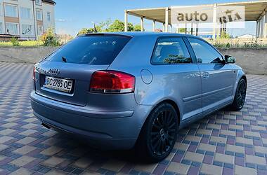 Хэтчбек Audi A3 2003 в 
