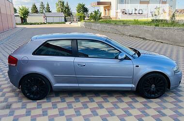 Хэтчбек Audi A3 2003 в 