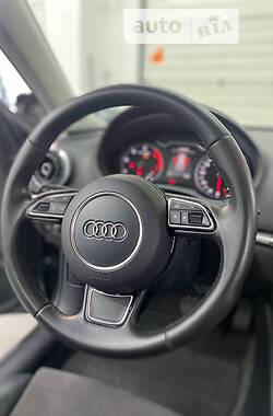 Хэтчбек Audi A3 2016 в 