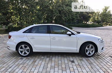 Седан Audi A3 2016 в 