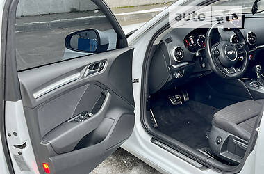 Хэтчбек Audi A3 2013 в 
