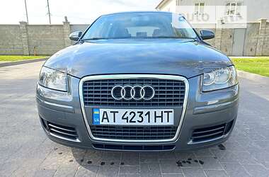 Хэтчбек Audi A3 2004 в 
