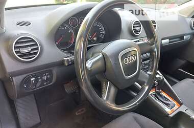 Хэтчбек Audi A3 2004 в 