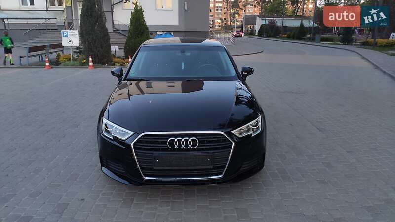 Хетчбек Audi A3 2016 в Києві