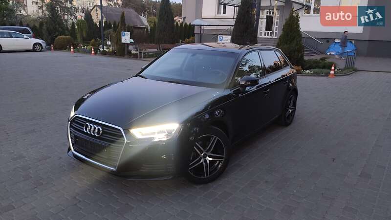 Хетчбек Audi A3 2016 в Києві