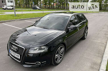 Хэтчбек Audi A3 2011 в 