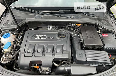 Хэтчбек Audi A3 2011 в 
