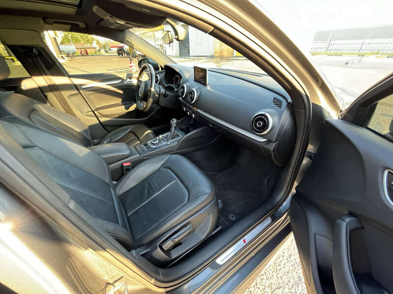Седан Audi A3 2015 в Киеве