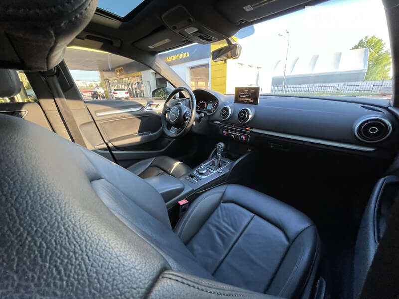 Седан Audi A3 2015 в Киеве