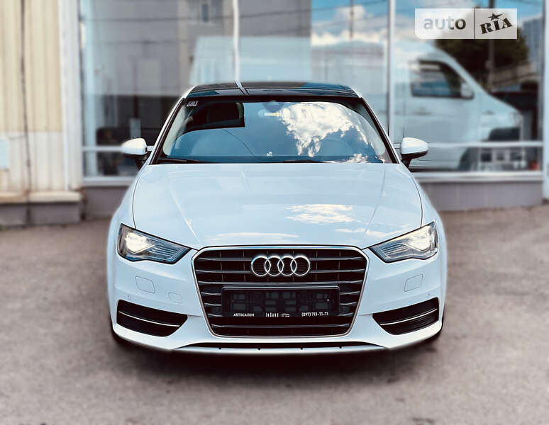 Хэтчбек Audi A3 2015 в Одессе