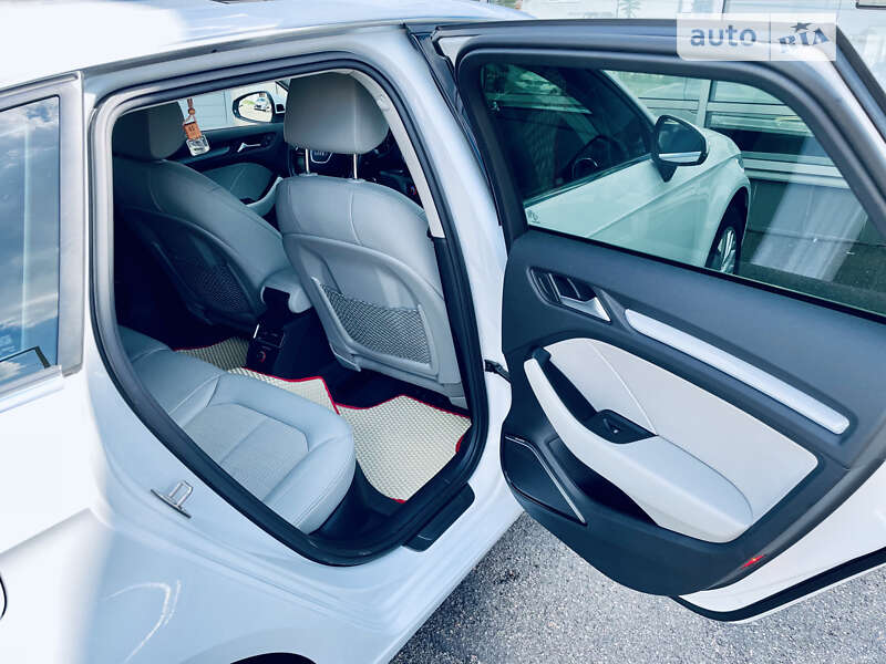 Хэтчбек Audi A3 2015 в Одессе