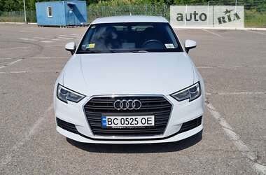 Хетчбек Audi A3 2017 в Дніпрі