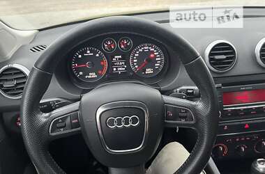 Хэтчбек Audi A3 2011 в Сарнах