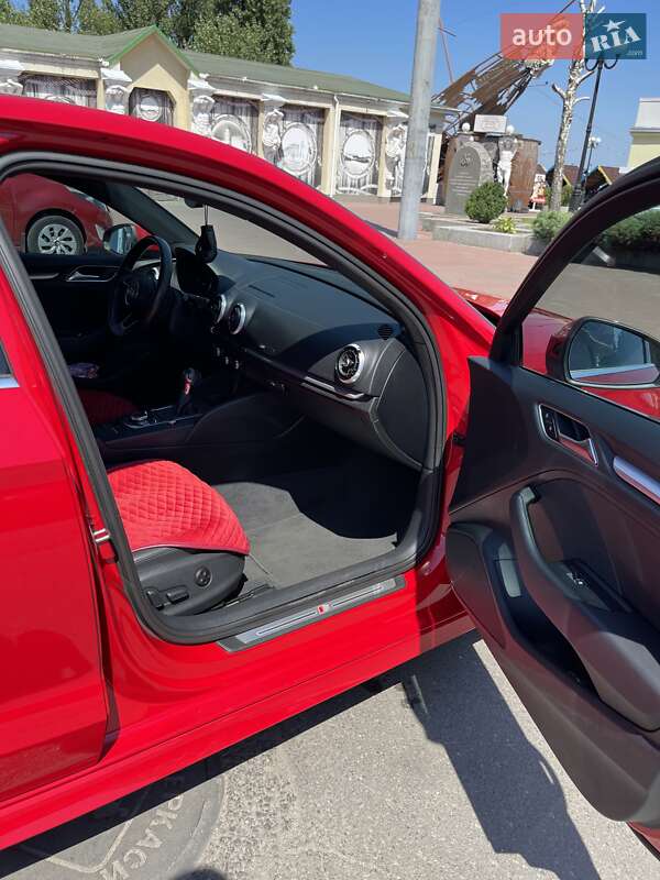 Седан Audi A3 2018 в Черкасах