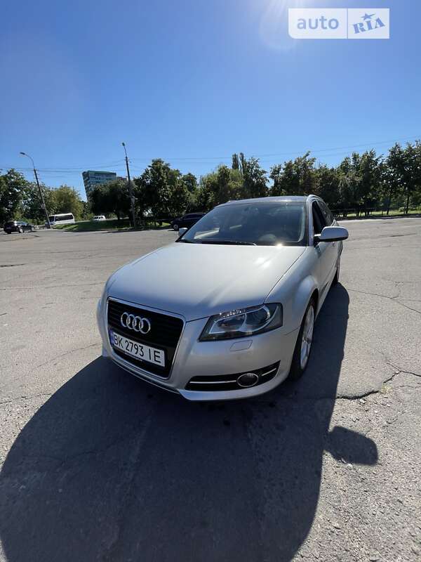 Хэтчбек Audi A3 2012 в Ровно