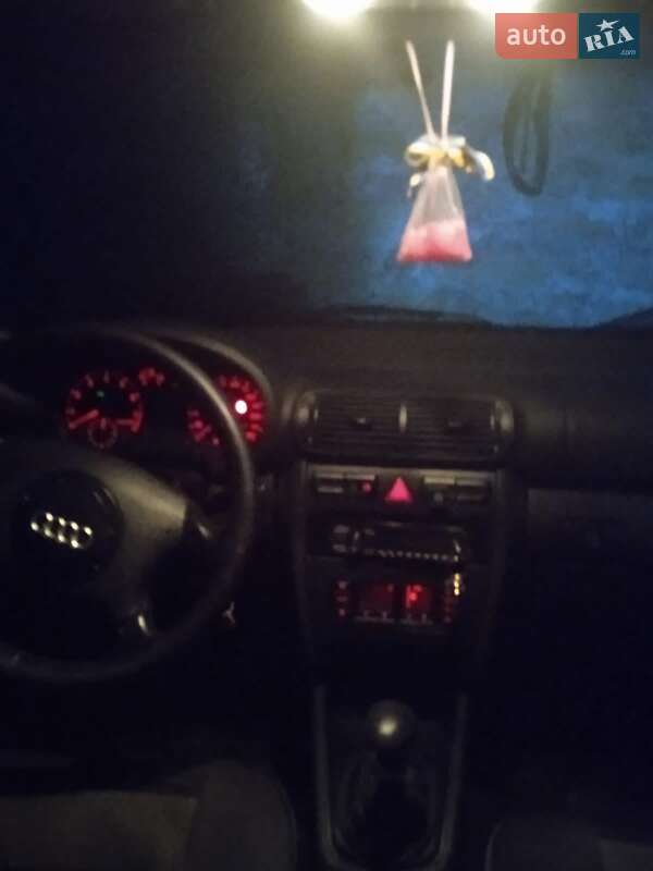 Хэтчбек Audi A3 1997 в Раздельной