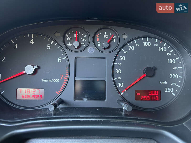 Хэтчбек Audi A3 2003 в Болехове