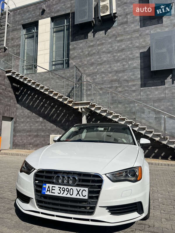 Седан Audi A3 2016 в Киеве
