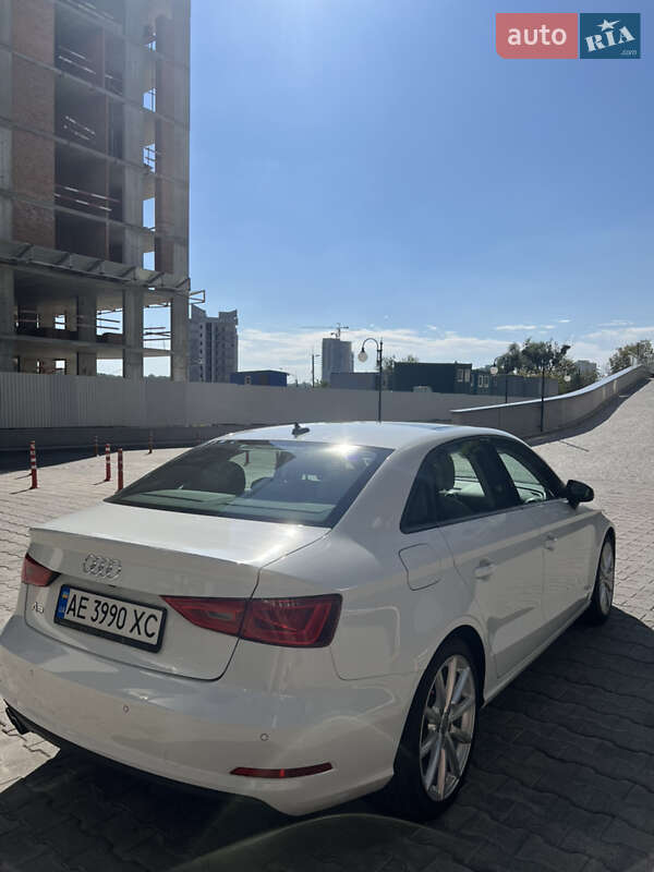 Седан Audi A3 2016 в Киеве