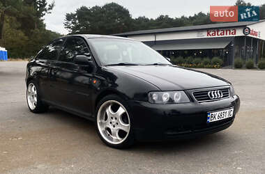 Хэтчбек Audi A3 1999 в Вараше