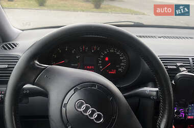 Хэтчбек Audi A3 1999 в Вараше