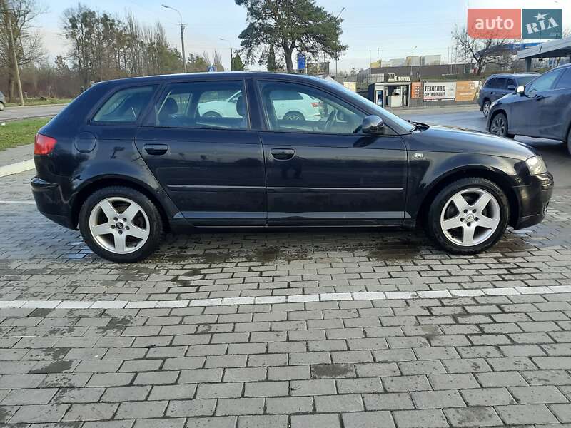 Хэтчбек Audi A3 2004 в Ровно