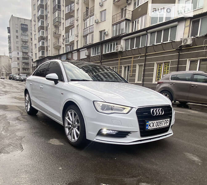 Седан Audi A3 2014 в Харькове