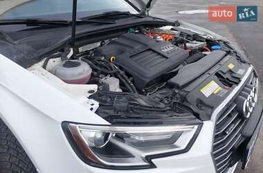 Хэтчбек Audi A3 2016 в 