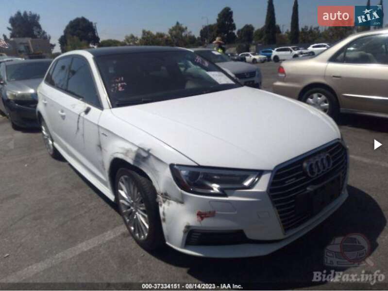 Хэтчбек Audi A3 2016 в Харькове