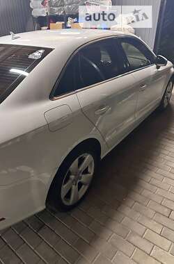 Седан Audi A3 2013 в Дніпрі