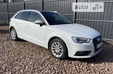 Хэтчбек Audi A3 2016 в Киеве