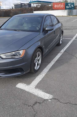 Седан Audi A3 2015 в Ужгороде