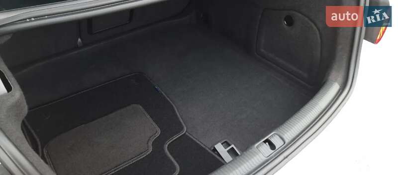 Седан Audi A3 2015 в Львове