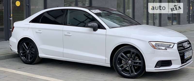 Седан Audi A3 2019 в Сваляве