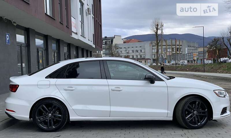 Седан Audi A3 2019 в Сваляві