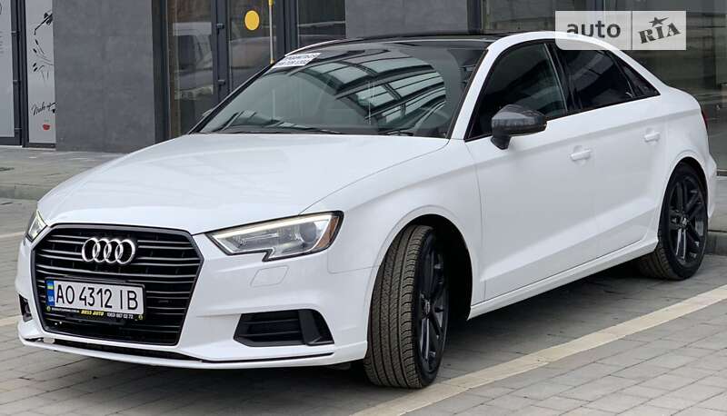 Седан Audi A3 2019 в Сваляве
