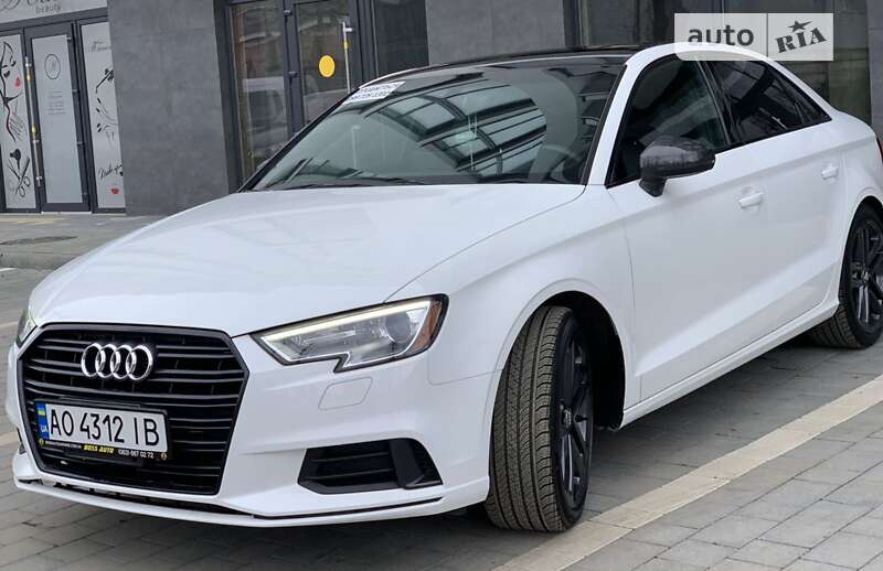 Седан Audi A3 2019 в Сваляве
