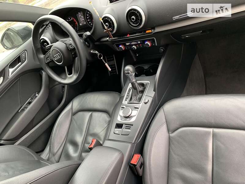 Седан Audi A3 2019 в Сваляві