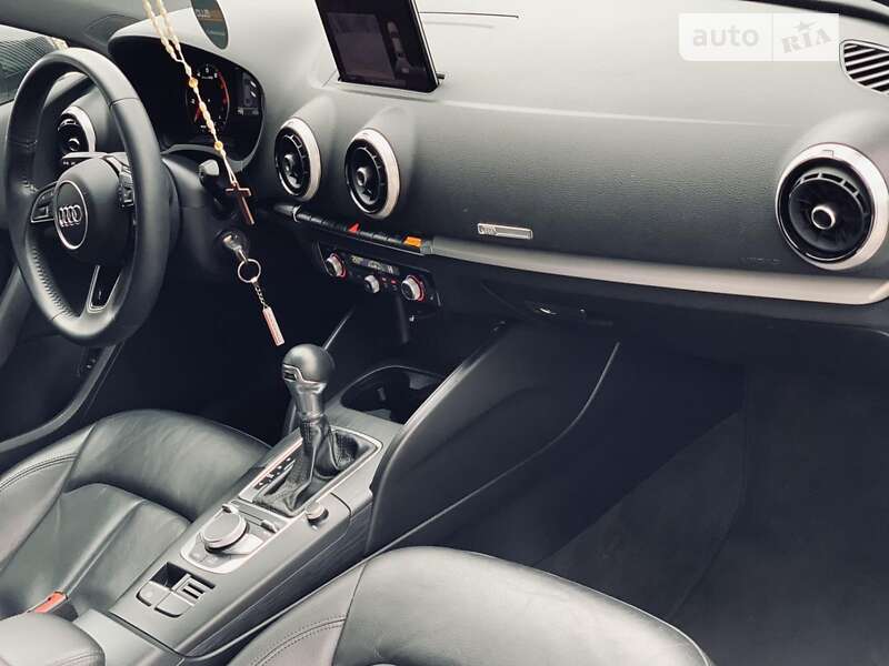 Седан Audi A3 2019 в Сваляві