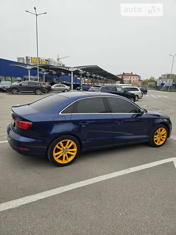 Седан Audi A3 2013 в Львове