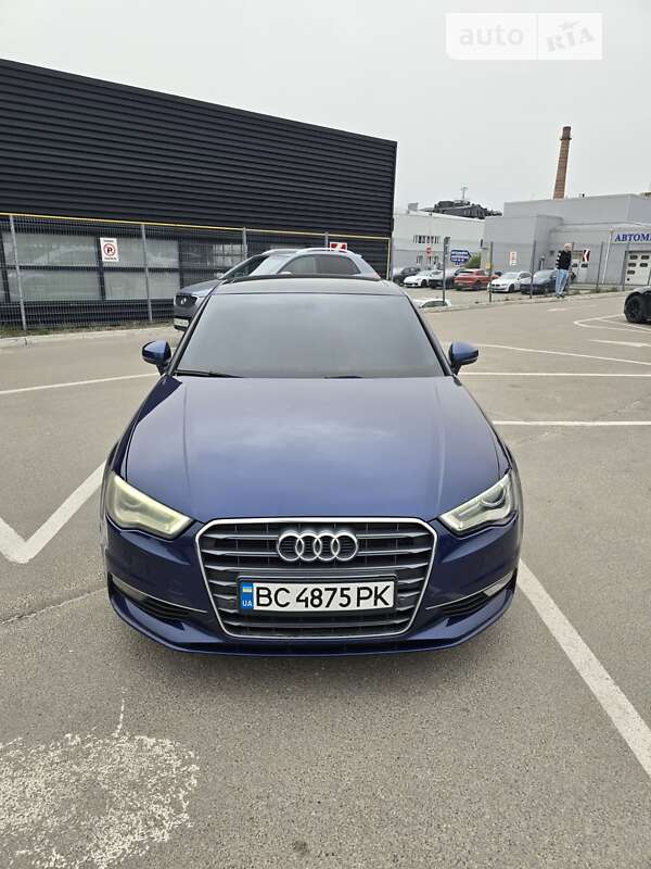 Седан Audi A3 2013 в Львове