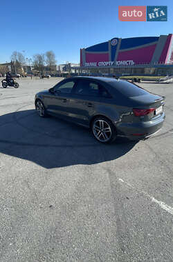 Седан Audi A3 2016 в Запоріжжі