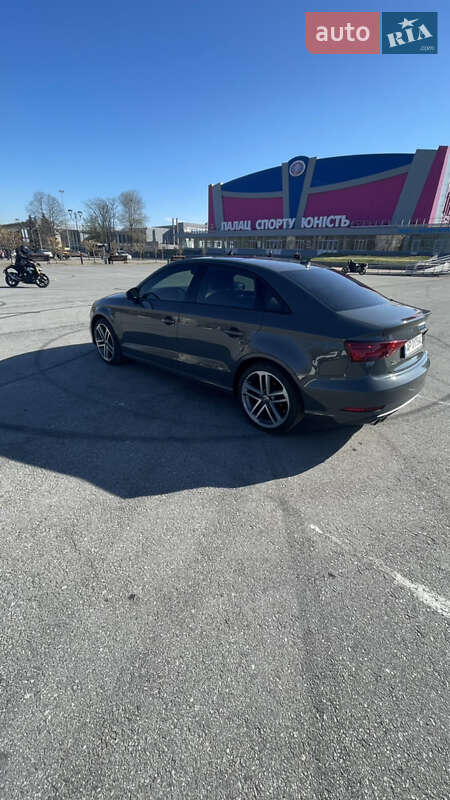 Седан Audi A3 2016 в Запорожье