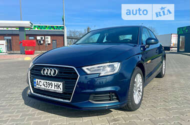 Седан Audi A3 2018 в Луцьку